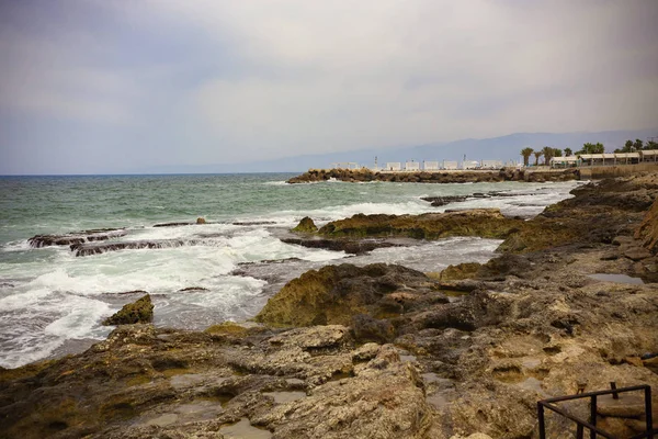 Deniz kıyısının güzel manzarası 