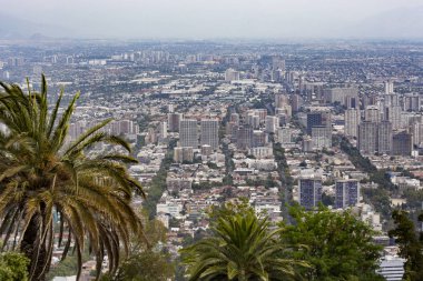 San Cristbal Hill, Şili 'den Santiago iş merkezinin hava görüntüsü