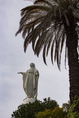 San Cristbal Hill, Santiago, Şili 'deki Bakire Anıtı