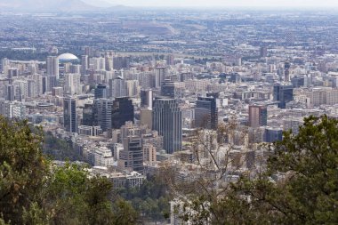 San Cristbal Hill, Şili 'den Santiago iş merkezinin hava görüntüsü