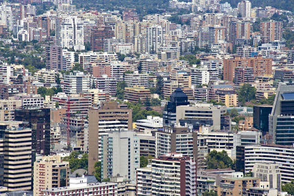 Santiago, Şili - Şubat 2019: San Cristbal Hill, Şili 'deki Santiago iş merkezinin hava görüntüsü