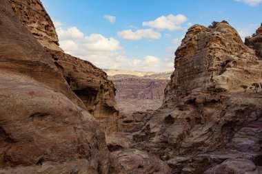 Ürdün çölündeki Rocky kumtaşı dağları Petra antik kasabası, Ürdün yakınlarındaki