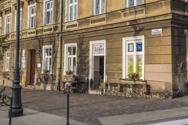 Krakow, Polonya - Ağustos 2019: Polonya 'nın Krakow kentindeki Yahudi Mahallesi' nde eski tarihi ev