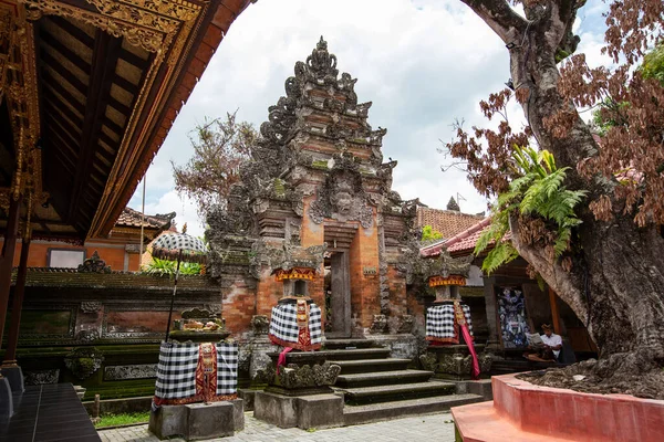 Ubud Indonesia Marzec 2020 Wewnętrzny Dziedziniec Pałacu Ubud Szczegóły Architektury — Zdjęcie stockowe