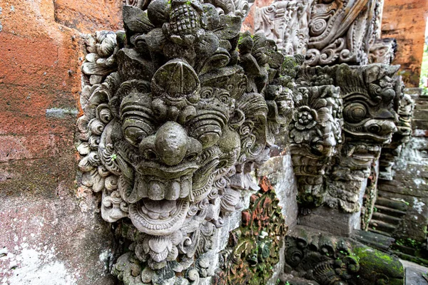 Démon Tvář Kámen Vyřezávání Ubud Palace Bali Indonésie — Stock fotografie