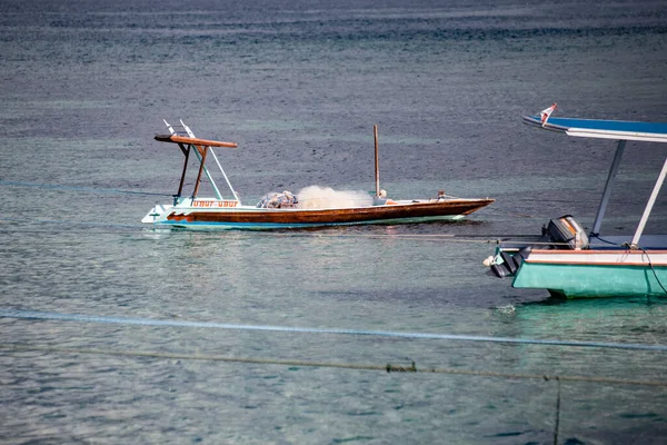 Gili Indonesien Februar 2020 Fischerboot Strand Der Wunderschönen Insel Gili — Stockfoto