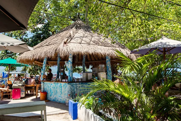 Cozy Beach Lounge Cafe Wooden Furniture Umbrellas Gili Air Bali — Foto Stock