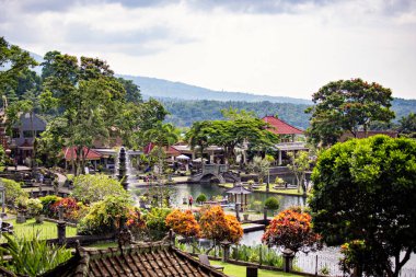 BALI, INDONEZYA - Mart 2020: Taman Tirta Gangga Kutsal Su Tapınağı manzarası Bali, Endonezya
