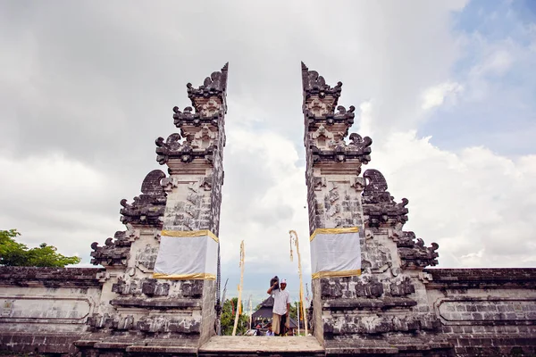 Bali Indonesia Marzo 2020 Escaleras Piedra Templo Lempuyang Las Puertas — Foto de Stock