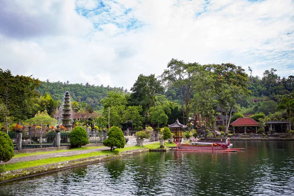 Bali Indonésia Março 2020 Taman Tirta Gangga Vista Para Templo — Fotografia de Stock