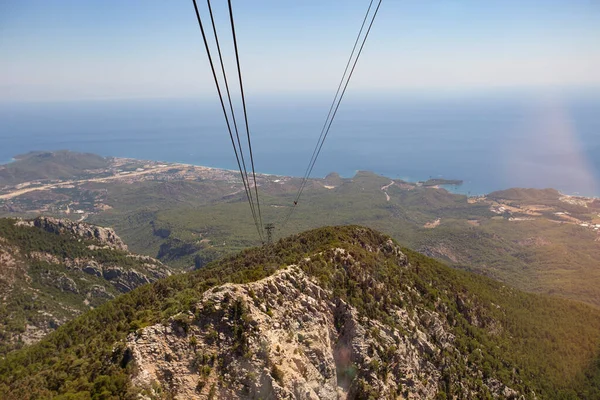 Scene Rocky Mountains Blurred Seaside Cableway — Stok fotoğraf