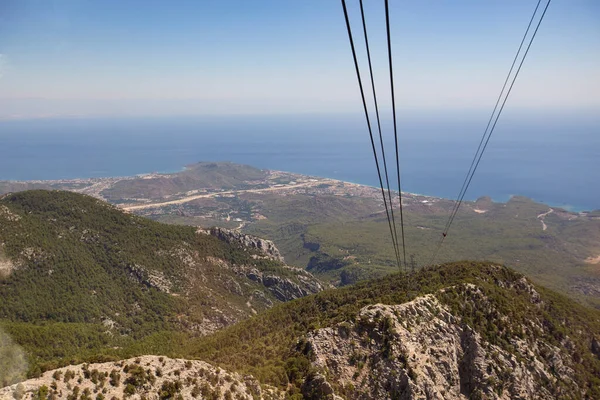 Scene Rocky Mountains Blurred Seaside Cableway — Stok fotoğraf