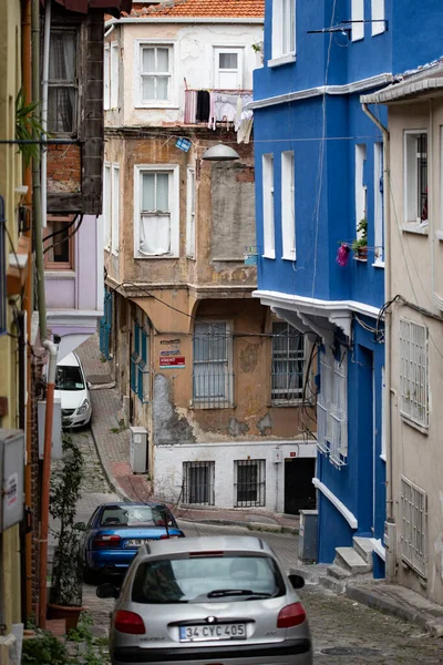 İstanbul 'daki Balat alanı: renkli evler ve dar sokaklar, İstanbul, Türkiye