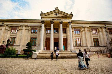 İSTANBUL, TURKEY - Eylül 2020: İstanbul Arkeoloji Müzesine Giriş, Sultanahmet alanı, Türkiye