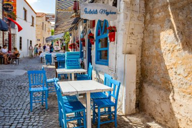 Alacati 'nin eski kenti Türkiye' de güzel bir açık hava kafe