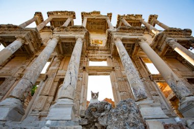 Celsus Kütüphanesi Efes, Anadolu, şu anda bir parçası Seluk, Türkiye'nin Antik Roma yapıdır