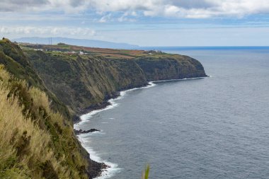 San Miguel adası Azores Portekiz 'de nefes kesici uçurum ve okyanus manzarası