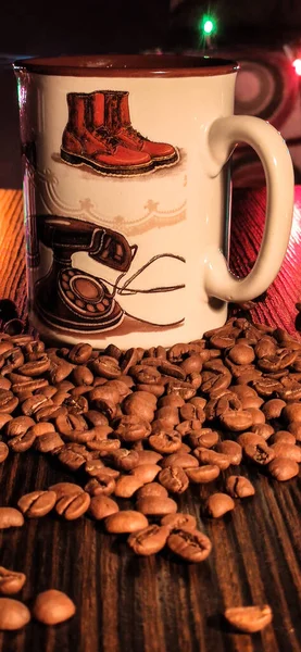 Šálek Kávy Pražených Kávových Zrnech — Stock fotografie