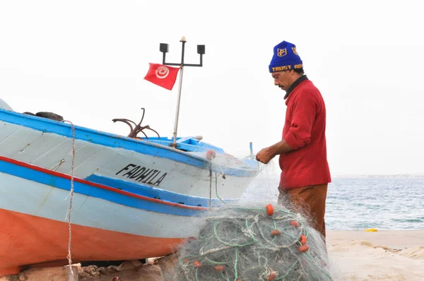 Hammamet Tunisie Février 2009 Bateaux Pêche Tunisiens Sur Plage Avec Photos De Stock Libres De Droits