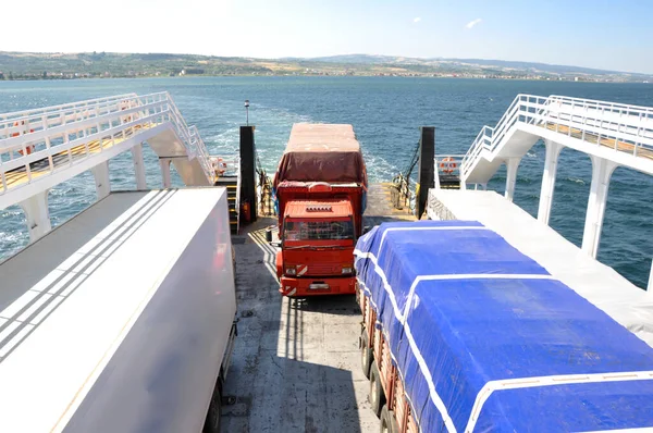 Canakkale Turquía Junio 2014 Transbordador Coches Los Dardanelos — Foto de Stock