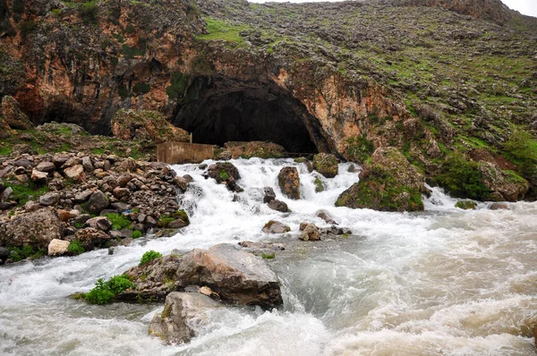 Bahcesaray Van Turquía Mayo 2011 Fuente Agua Del Río Moco — Foto de Stock