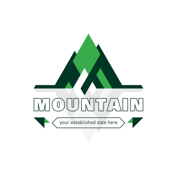 Grüne Geometrische Berge Logo Vorlage Für Sportgeschäfte Tourismus Und Naturschutzgebiete — Stockvektor