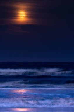 denizin üzerinde ek iş