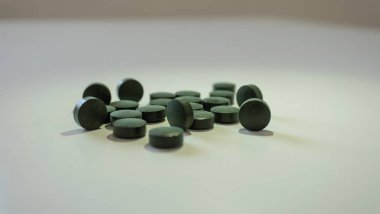 Masadaki alglerin vitaminleri.