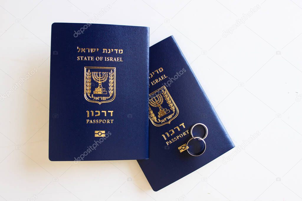 Israeli foreign passport and wedding rings