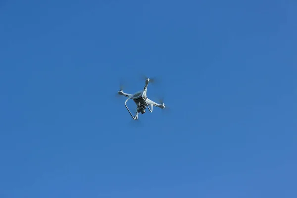 Quadrocopter Dans Ciel Pour Tourner Vidéo — Photo