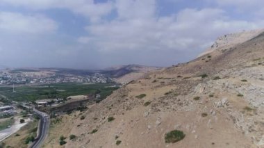 Tiberias bölgesindeki bir havadan alınan dağ manzarası