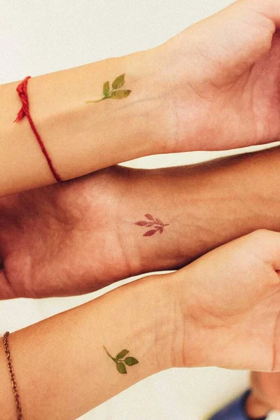 Tattoo Plants Hands Friends — Stock Photo, Image