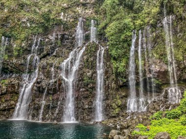 şelale üzerinde orman mauritius Adası ile göster