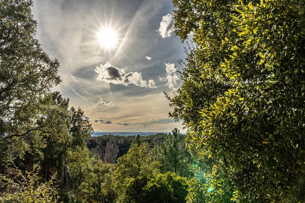 Kilátás a Roquebrune völgyében biztos agens, Cote d ' Azur, Franciaország — Stock Fotó