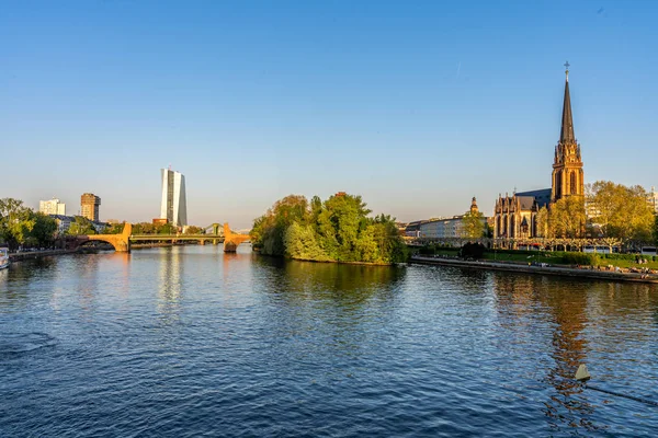 Dreik � nigskirche vom eiserner steg, frankfurt deutschland — Stockfoto