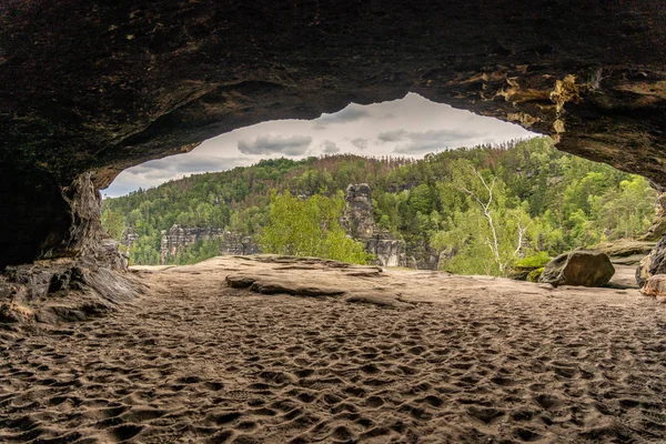 Idagrotte en saxon switzerland, Alemania — Foto de Stock