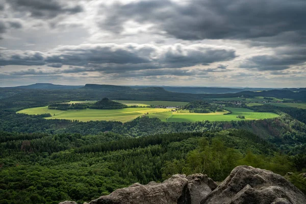 Vista panorámica del kaiserkrone en Saxon Suiza, Alemania — Foto de Stock