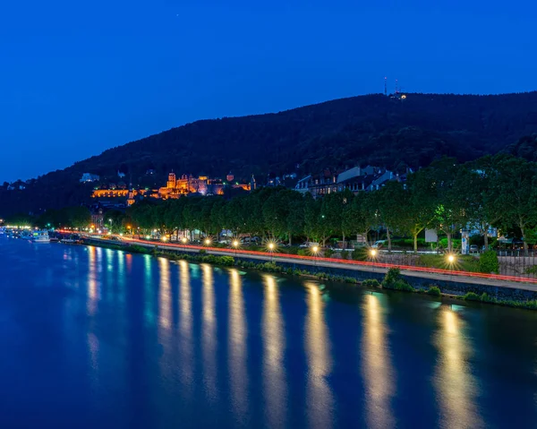 Zamek w Heidelbergu i rzeka Neckar, Niemcy — Zdjęcie stockowe