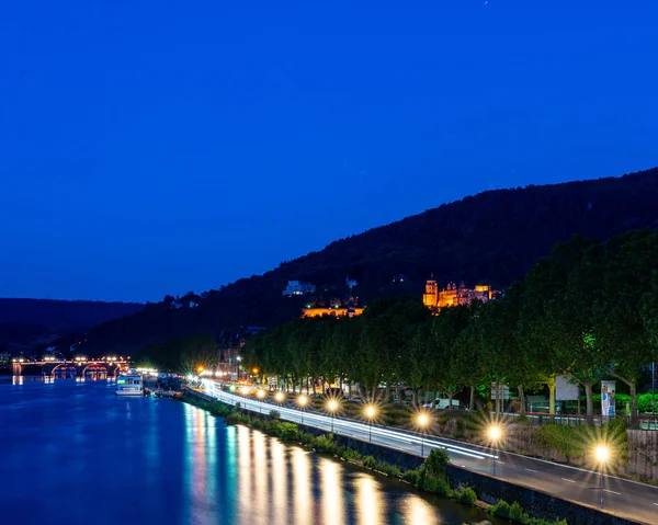 Zamek w Heidelbergu i rzeka Neckar, Niemcy — Zdjęcie stockowe
