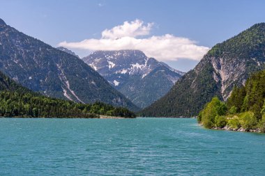 avusturya alplerinde göl plansee, tirol, avusturya