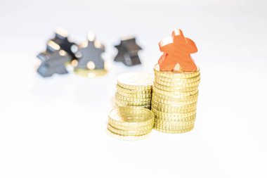 kazık üzerinde ahşap meeples ile gösterilen varlıkların eşit olmayan dağılımı