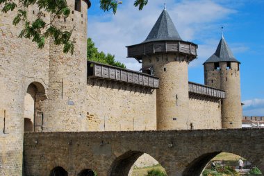 Fransa 'daki Carcassonne Kalesi ve Şatosu' nun eski ortaçağ şehri Aude Departmanı manzarası