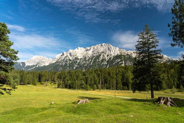 Vista Sobre Montanhas Karwendel Alemanha Bayern Baviera Perto Cidade Alpina — Fotografia de Stock