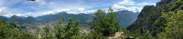 Panoramautsikt Över Riva Del Garda Från Bergstoppen Monte Colodri Italien — Stockfoto
