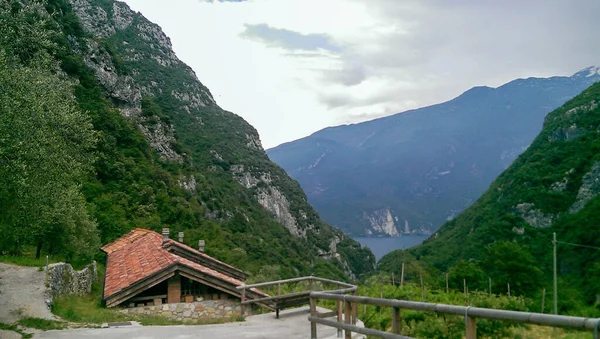 Panormaic Utsikt Över Bergen Vid Sjön Garda Nära Arco Norra — Stockfoto