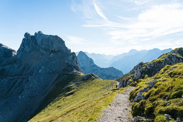 Karwendel Dağları, Bavyera, Almanya 'dan dağ manzarası