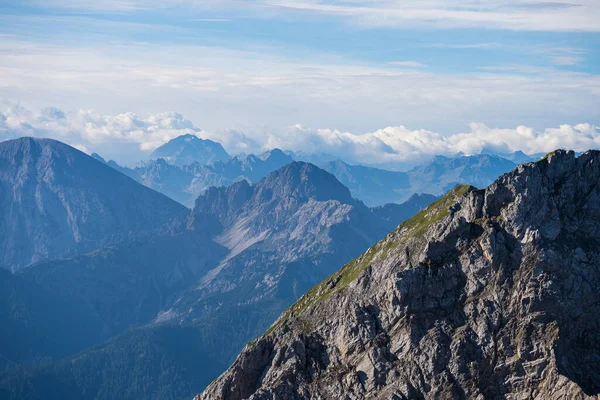 Karwendel Dağları, Bavyera, Almanya 'dan dağ manzarası