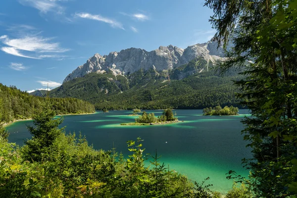 Utsikt Över Det Vackra Zugspitze Berget Och Eibsee Bayern Tyskland — Stockfoto