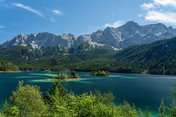 Utsikt Över Det Vackra Zugspitze Berget Och Eibsee Bayern Tyskland — Stockfoto