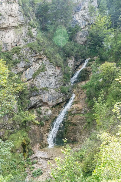 Över Lainbach Vattenfall Nära Mittenwald Bayern Tyskland — Stockfoto